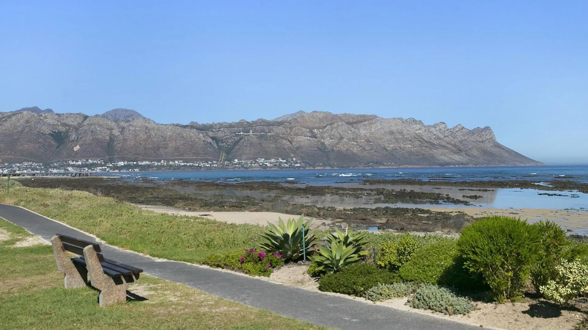 Apartment Laguna Beach B8 By Host Agents Cape Town