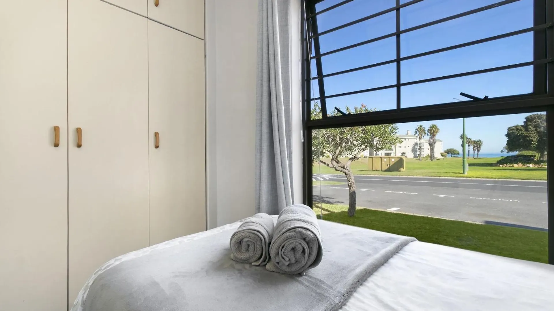 Apartment Laguna Beach B8 By Host Agents Cape Town