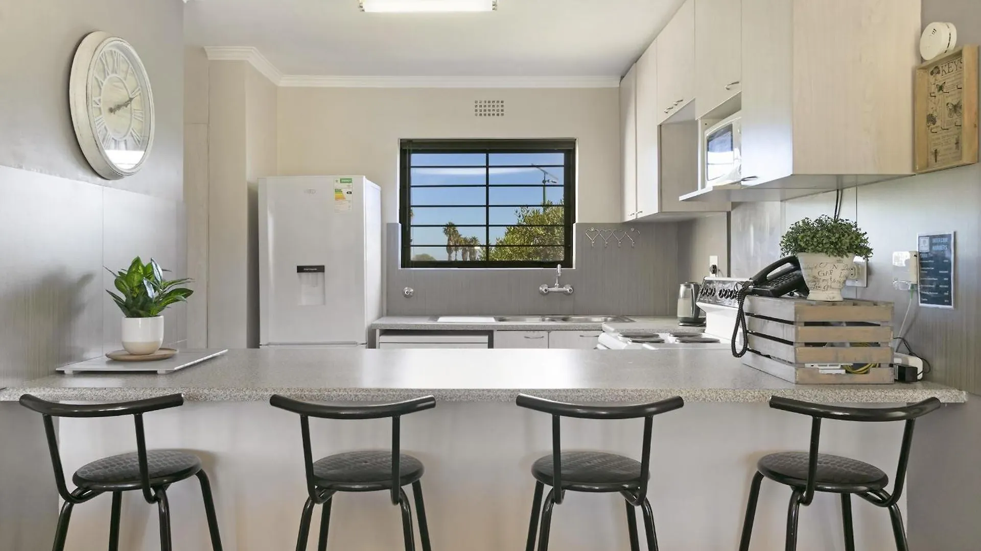 Apartment Laguna Beach B8 By Host Agents Cape Town South Africa